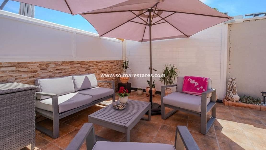 3 quarto Moradia Geminada para venda em Cabo Roig com piscina - 315 000 € (Ref: 10021716)