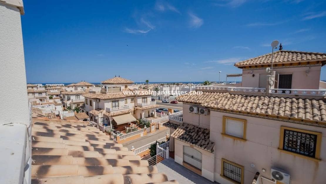 3 quarto Moradia Geminada para venda em Cabo Roig com piscina - 315 000 € (Ref: 10021716)