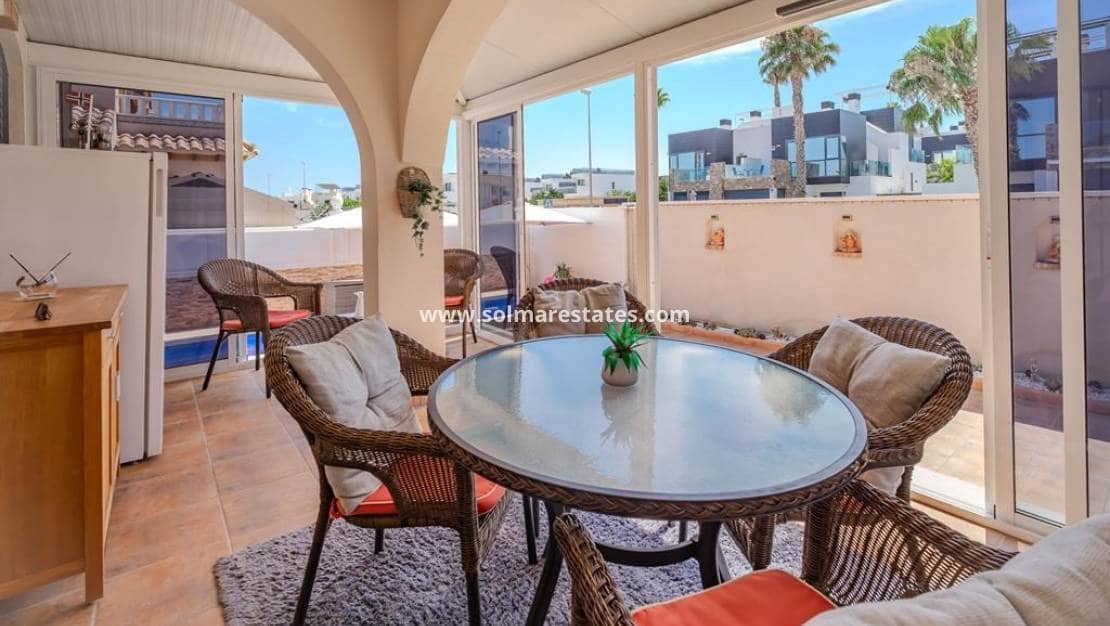 3 quarto Moradia Geminada para venda em Cabo Roig com piscina - 315 000 € (Ref: 10021716)