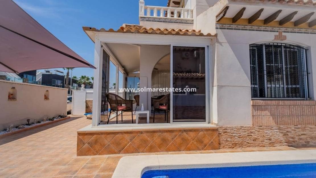 3 quarto Moradia Geminada para venda em Cabo Roig com piscina - 315 000 € (Ref: 10021716)