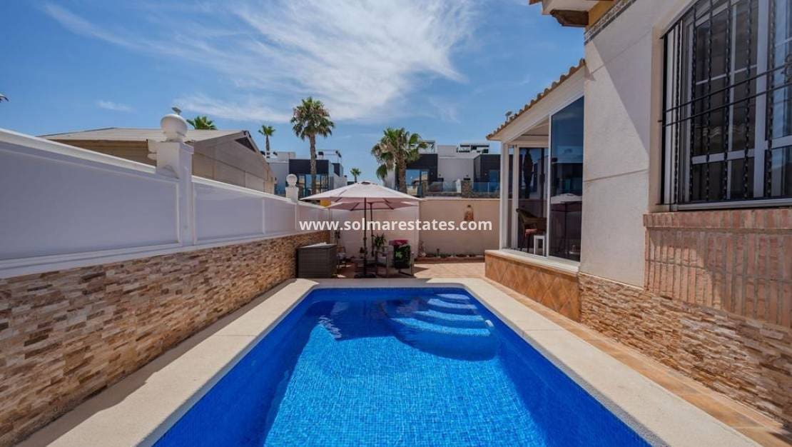 3 quarto Moradia Geminada para venda em Cabo Roig com piscina - 315 000 € (Ref: 10021716)