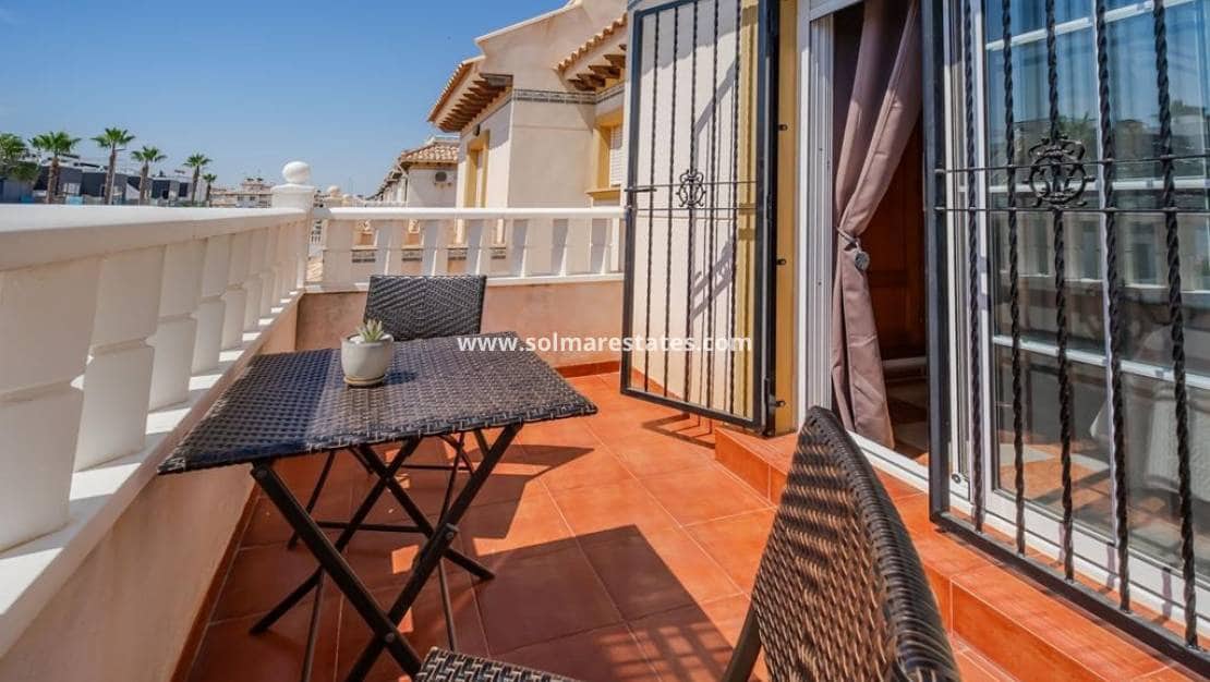 3 quarto Moradia Geminada para venda em Cabo Roig com piscina - 315 000 € (Ref: 10021716)