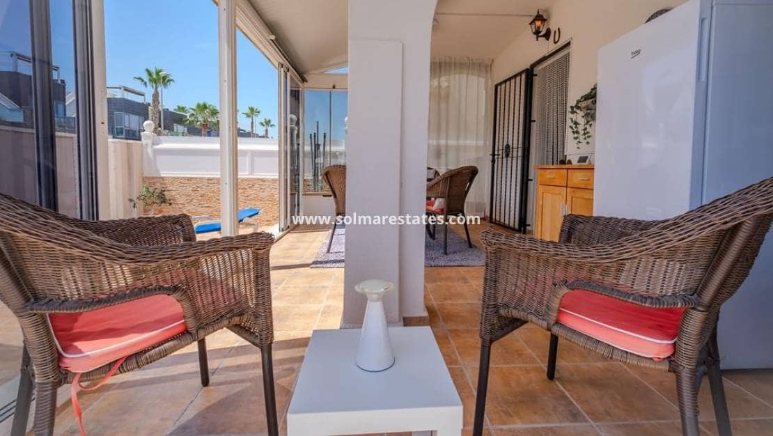 3 quarto Moradia Geminada para venda em Cabo Roig com piscina - 315 000 € (Ref: 10021716)