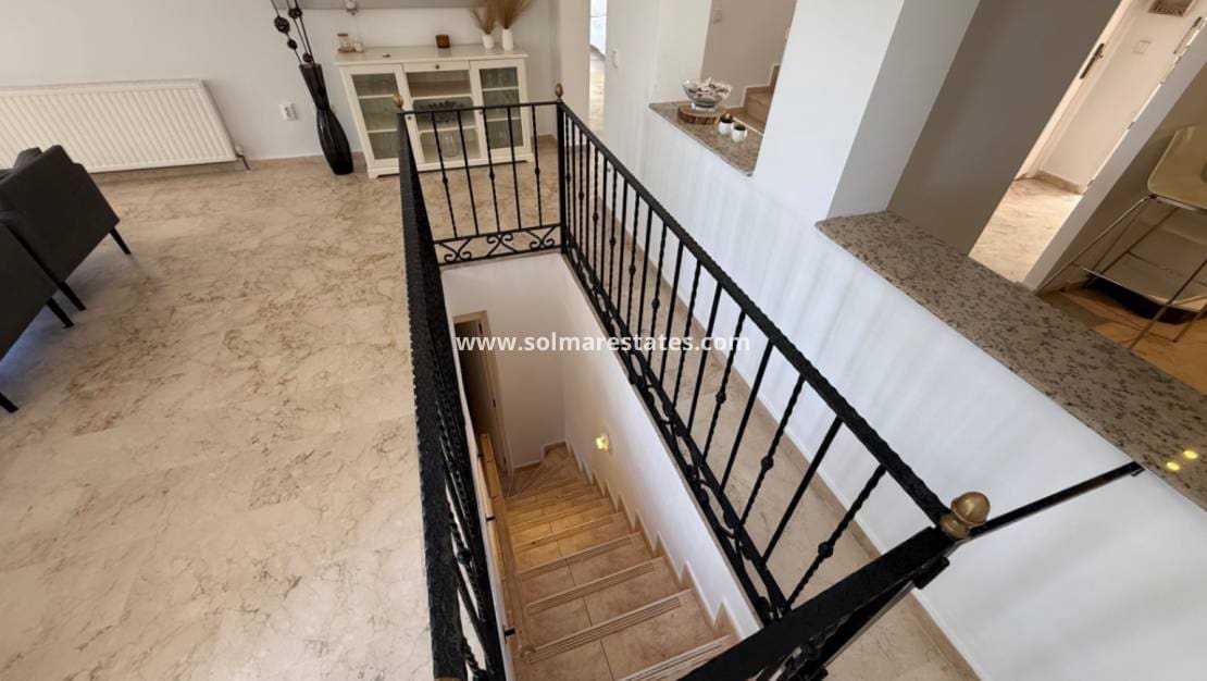 4 soverom Villa til salgs i Villamartin med svømmebasseng - € 645 000 (Ref: 10023111)