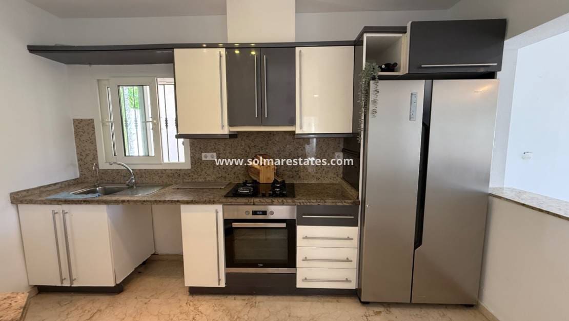 4 soverom Villa til salgs i Villamartin med svømmebasseng - € 645 000 (Ref: 10023111)
