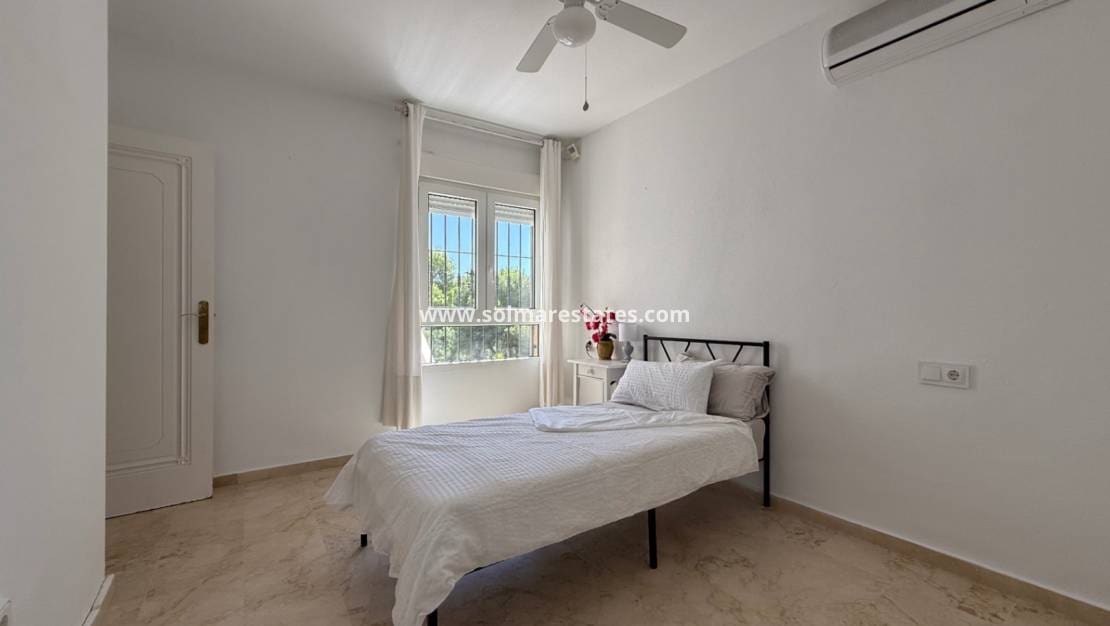 4 soverom Villa til salgs i Villamartin med svømmebasseng - € 645 000 (Ref: 10023111)