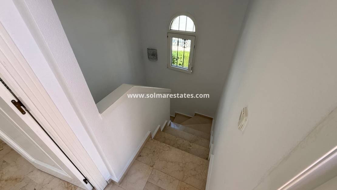 4 soverom Villa til salgs i Villamartin med svømmebasseng - € 645 000 (Ref: 10023111)