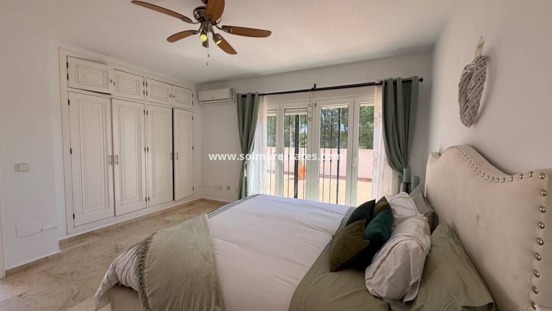 4 soverom Villa til salgs i Villamartin med svømmebasseng - € 645 000 (Ref: 10023111)