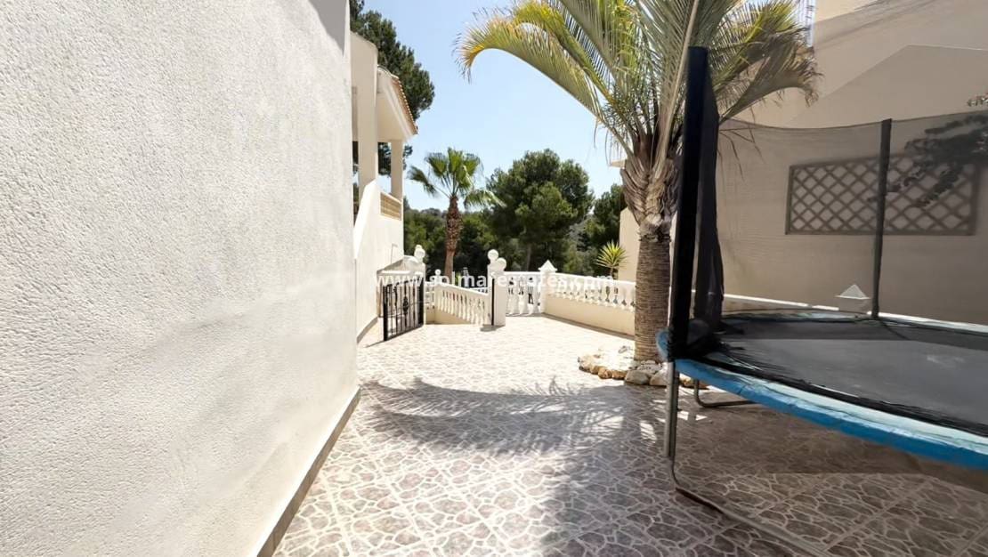 4 soverom Villa til salgs i Villamartin med svømmebasseng - € 645 000 (Ref: 10023111)