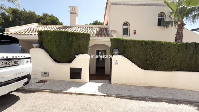 4 soverom Villa til salgs i Villamartin, Orihuela med svømmebasseng - € 645 000 (Ref: 10023111)