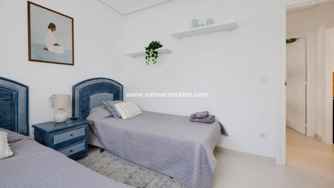 2 sovrum Lägenhet till salu i Playa Flamenca med pool - 235 000 € (Ref: 10023112)