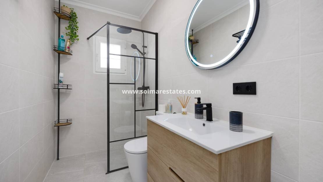2 sovrum Lägenhet till salu i Playa Flamenca med pool - 235 000 € (Ref: 10023112)