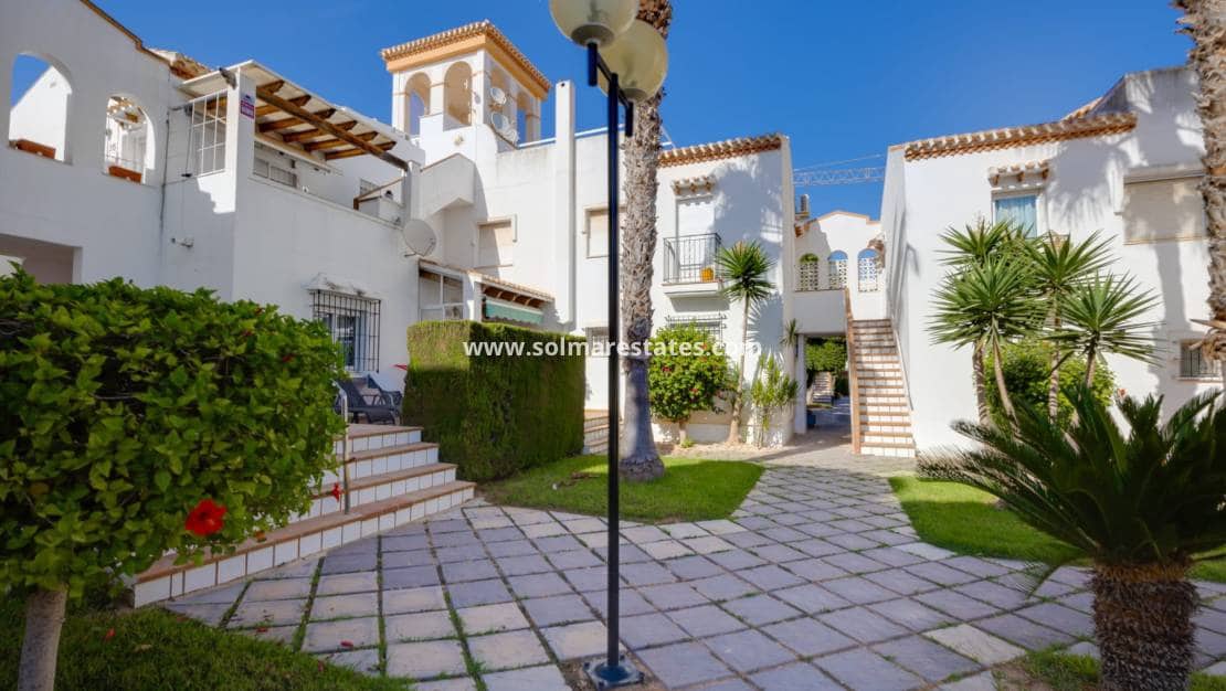 2 sovrum Lägenhet till salu i Playa Flamenca med pool - 235 000 € (Ref: 10023112)