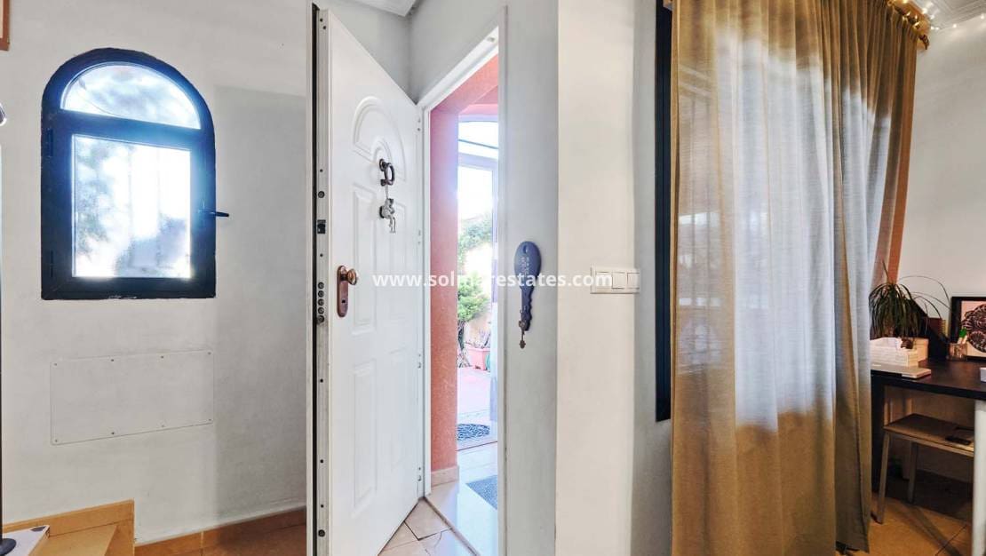 3 sypialnia Dom na sprzedaż w Villamartin z basenem - 239 000 € (Ref: 10023113)