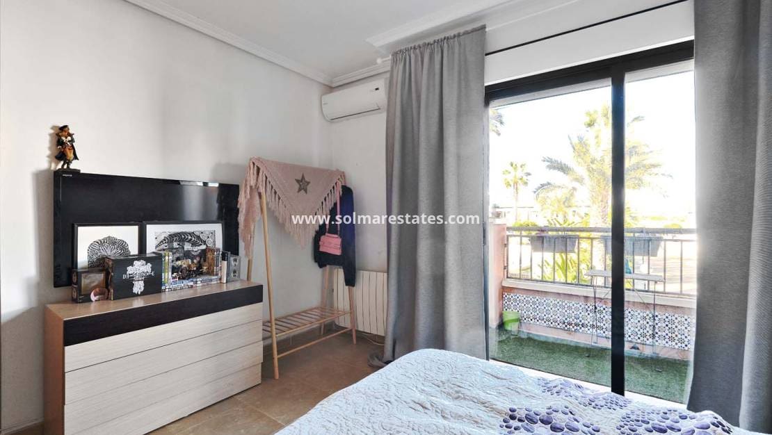 3 sypialnia Dom na sprzedaż w Villamartin z basenem - 239 000 € (Ref: 10023113)