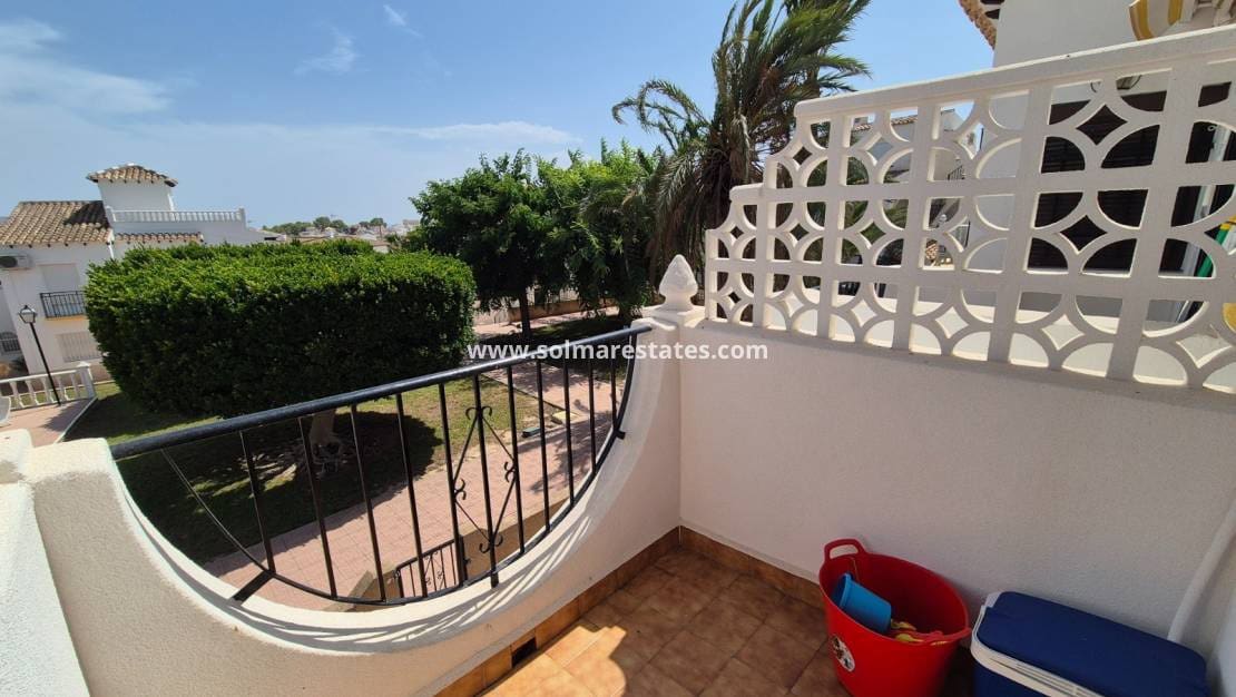 1 bedroom Apartment for sale in Villamartin with pool - € 105,000 (Ref: 10023114)