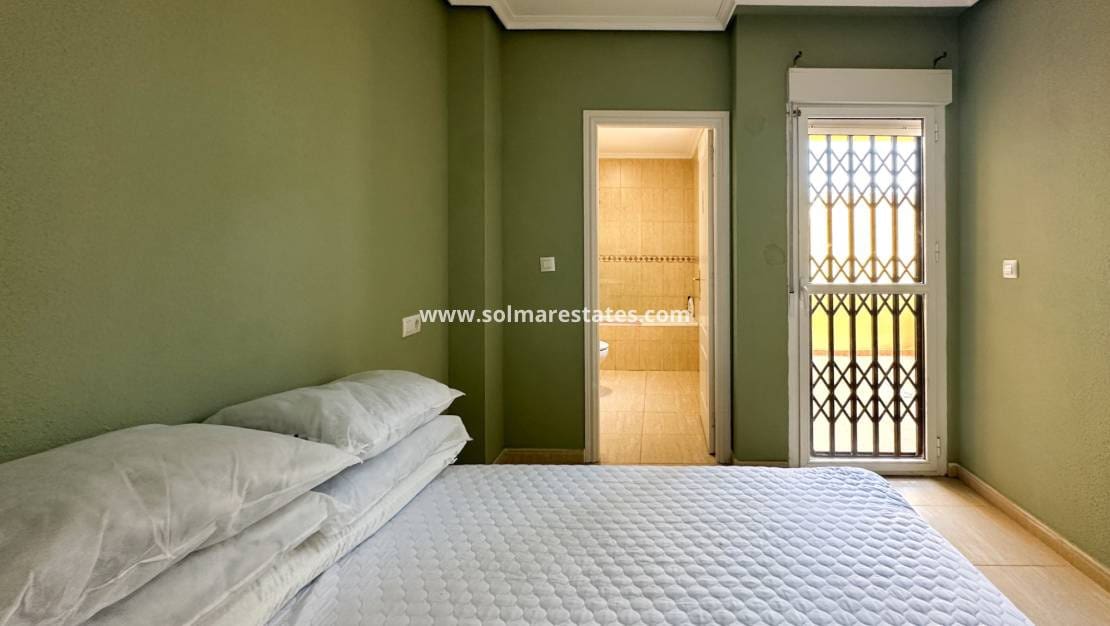 2 sypialnia Apartament na sprzedaż w Daya Nueva z basenem - 119 000 € (Ref: 10023115)