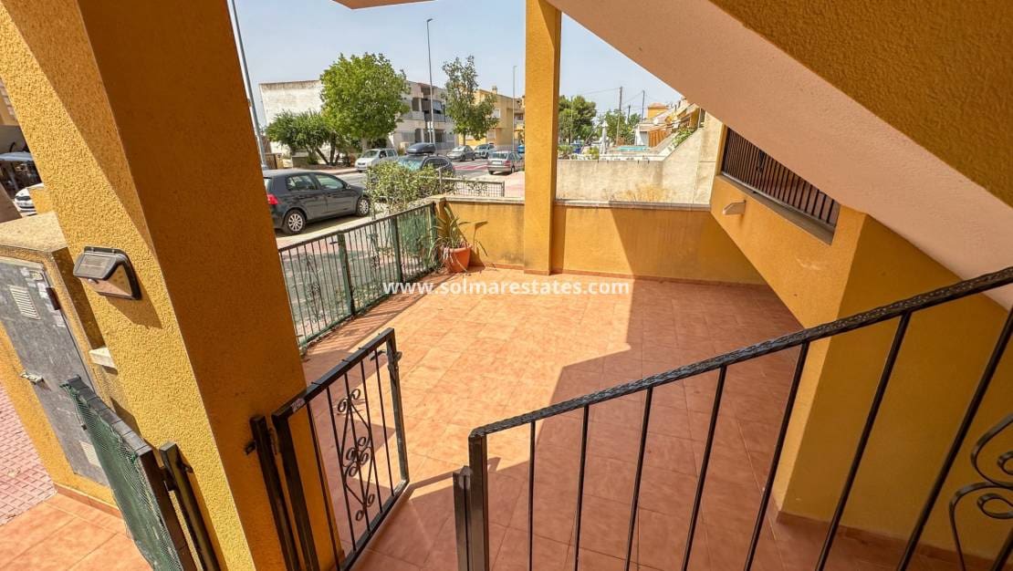 2 sypialnia Apartament na sprzedaż w Daya Nueva z basenem - 119 000 € (Ref: 10023115)