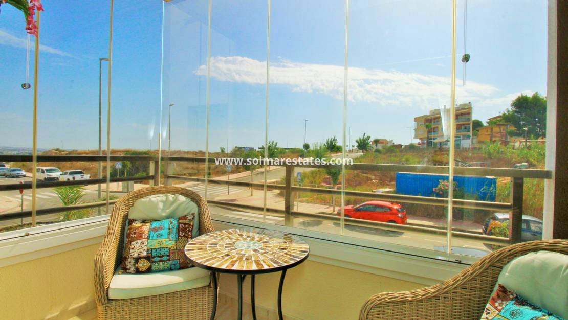 2 Zimmer Apartment zu verkaufen in San Miguel de Salinas mit Pool - 154.950 € (Ref: 10023116)