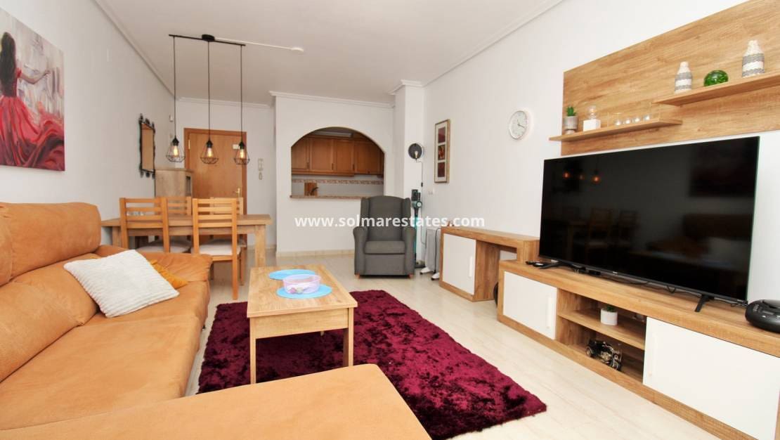 2 Zimmer Apartment zu verkaufen in San Miguel de Salinas mit Pool - 154.950 € (Ref: 10023116)
