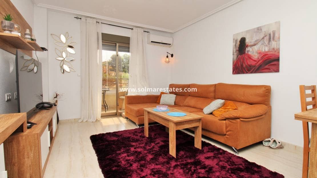 2 Zimmer Apartment zu verkaufen in San Miguel de Salinas mit Pool - 154.950 € (Ref: 10023116)