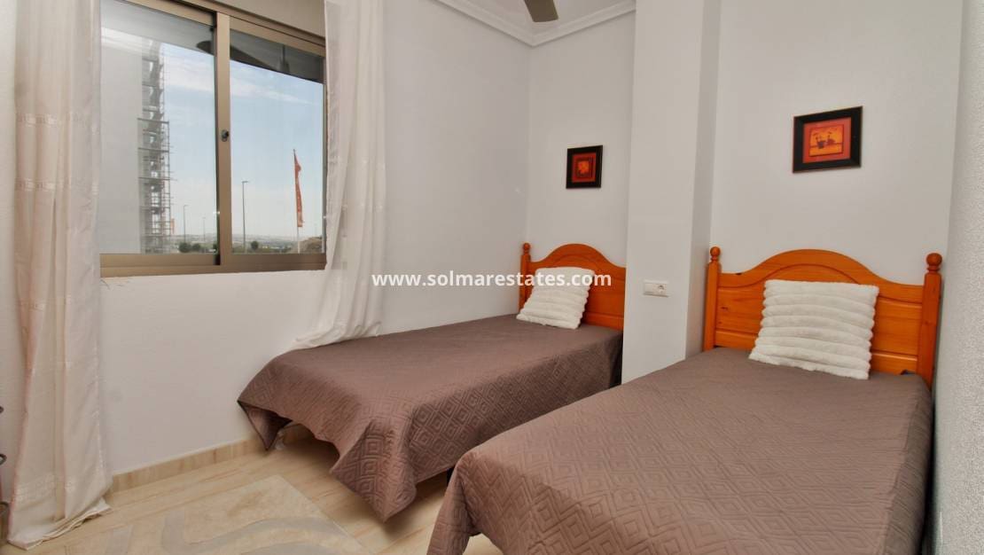 2 Zimmer Apartment zu verkaufen in San Miguel de Salinas mit Pool - 154.950 € (Ref: 10023116)