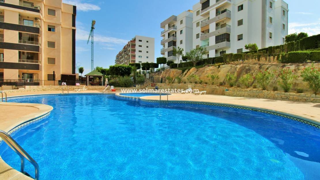 2 Zimmer Apartment zu verkaufen in San Miguel de Salinas mit Pool - 154.950 € (Ref: 10023116)