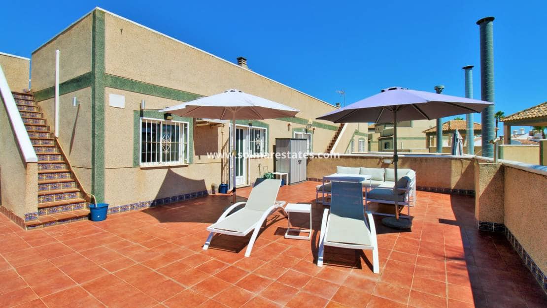 2 soveværelse Lejlighed til salg i Villamartin med swimmingpool - € 189.900 (Ref: 10023117)