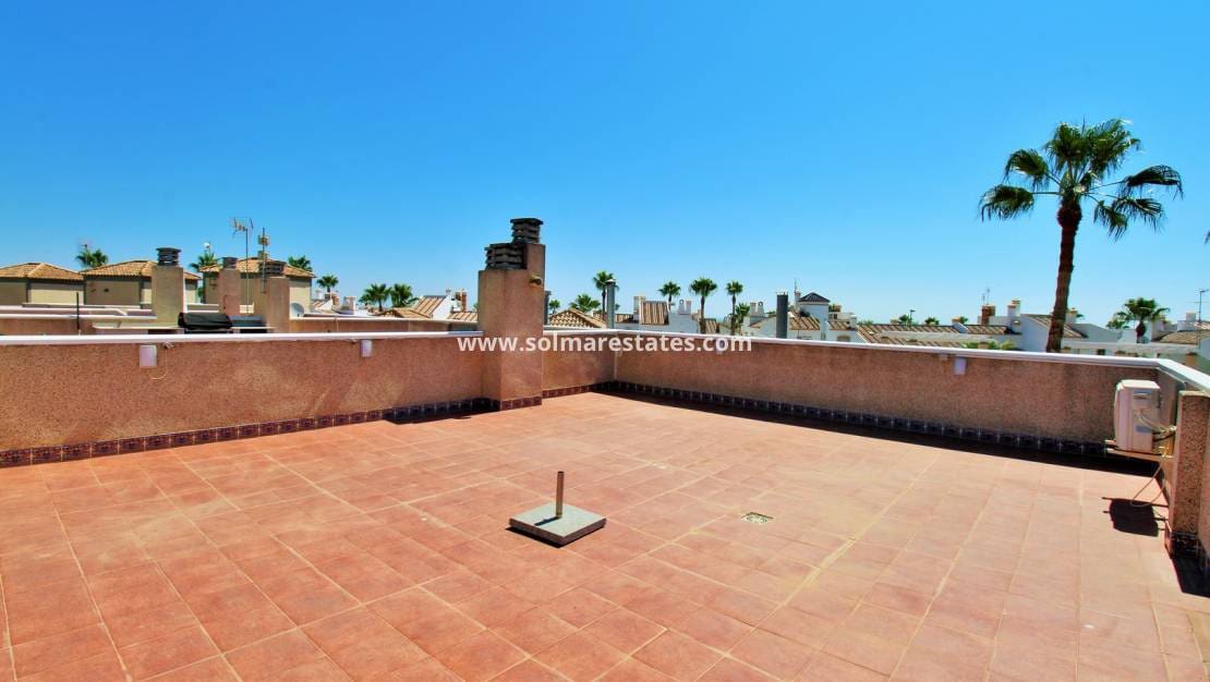 2 soveværelse Lejlighed til salg i Villamartin med swimmingpool - € 189.900 (Ref: 10023117)