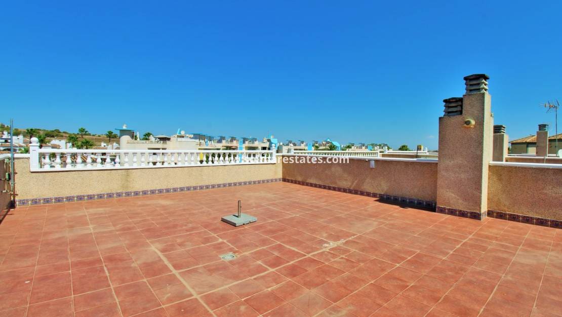 2 soveværelse Lejlighed til salg i Villamartin med swimmingpool - € 189.900 (Ref: 10023117)