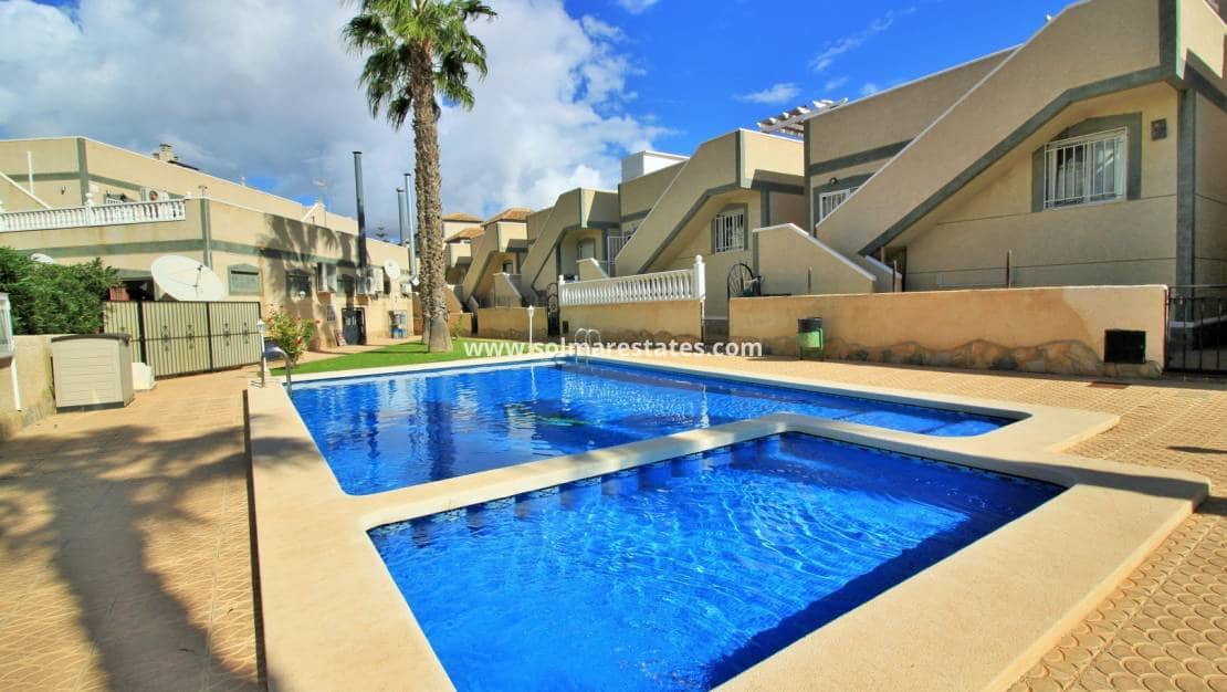 2 soveværelse Lejlighed til salg i Villamartin med swimmingpool - € 189.900 (Ref: 10023117)