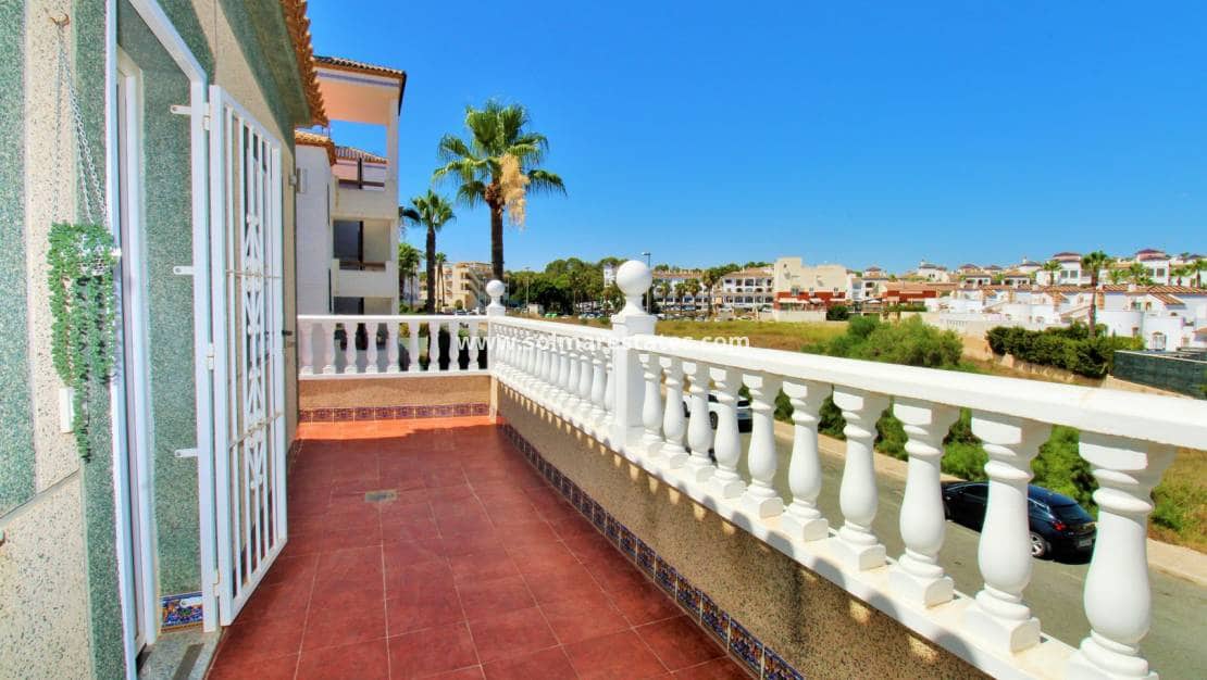 2 soveværelse Lejlighed til salg i Villamartin med swimmingpool - € 189.900 (Ref: 10023117)
