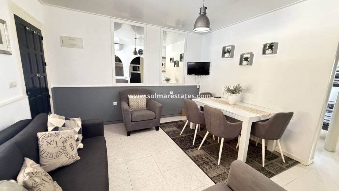 2 bedroom Apartment for sale in Villamartin with pool - € 159,995 (Ref: 10023213)