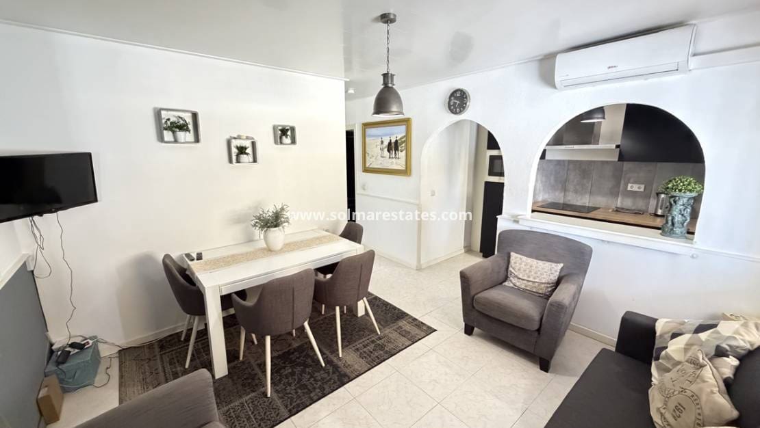 2 bedroom Apartment for sale in Villamartin with pool - € 159,995 (Ref: 10023213)