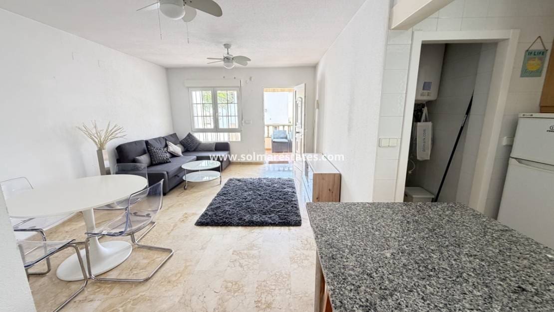 2 soveværelse Lejlighed til salg i Villamartin med swimmingpool - € 189.995 (Ref: 10024693)
