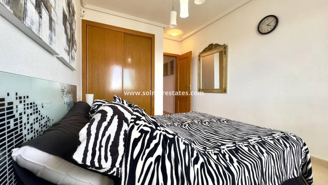 2 sovrum Lägenhet till salu i Playa Flamenca med pool - 229 900 € (Ref: 10025995)