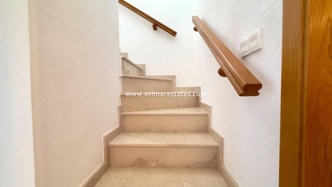2 sovrum Lägenhet till salu i Playa Flamenca med pool - 229 900 € (Ref: 10025995)