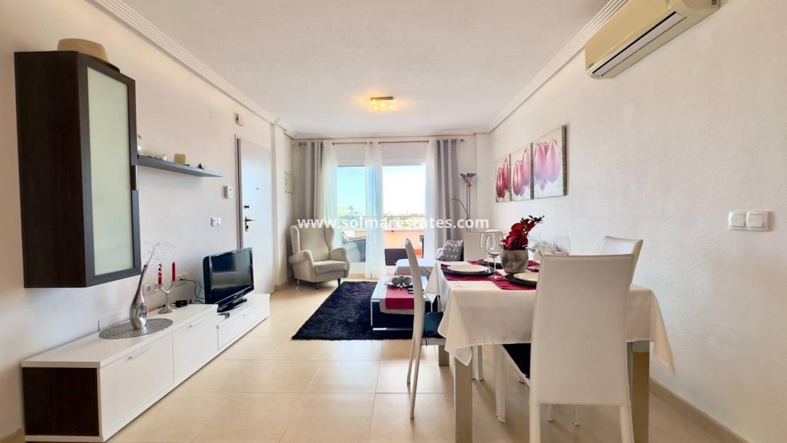 2 sovrum Lägenhet till salu i Playa Flamenca med pool - 229 900 € (Ref: 10025995)