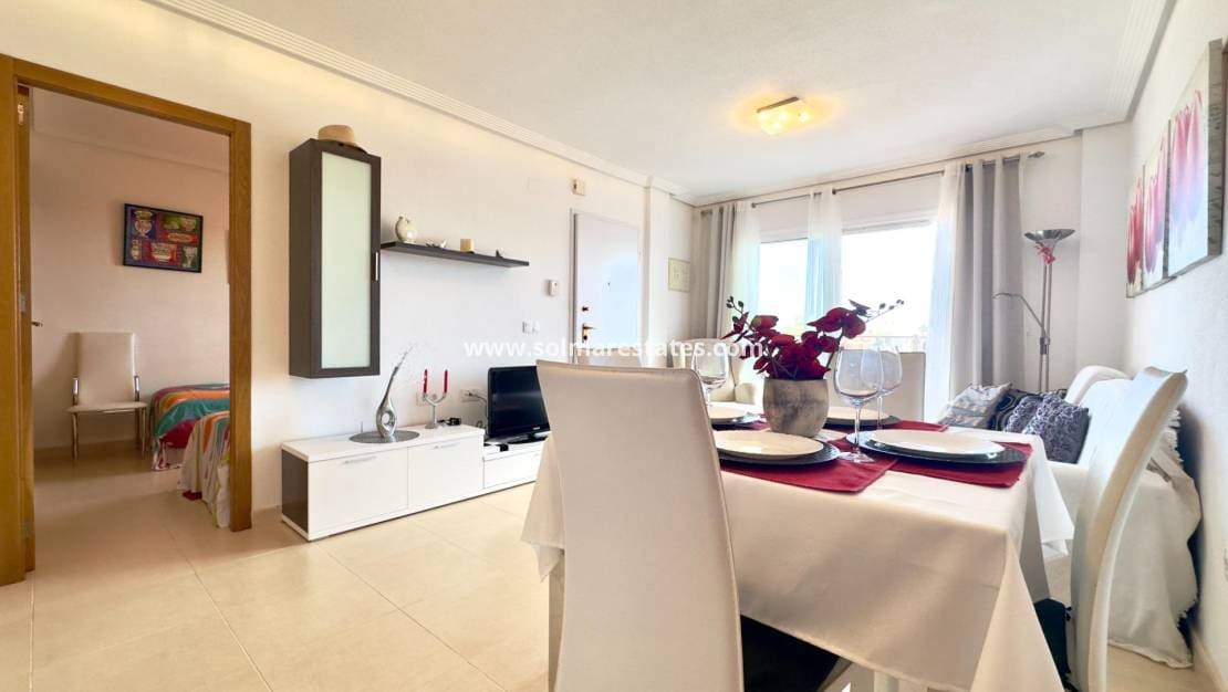 2 sovrum Lägenhet till salu i Playa Flamenca med pool - 229 900 € (Ref: 10025995)