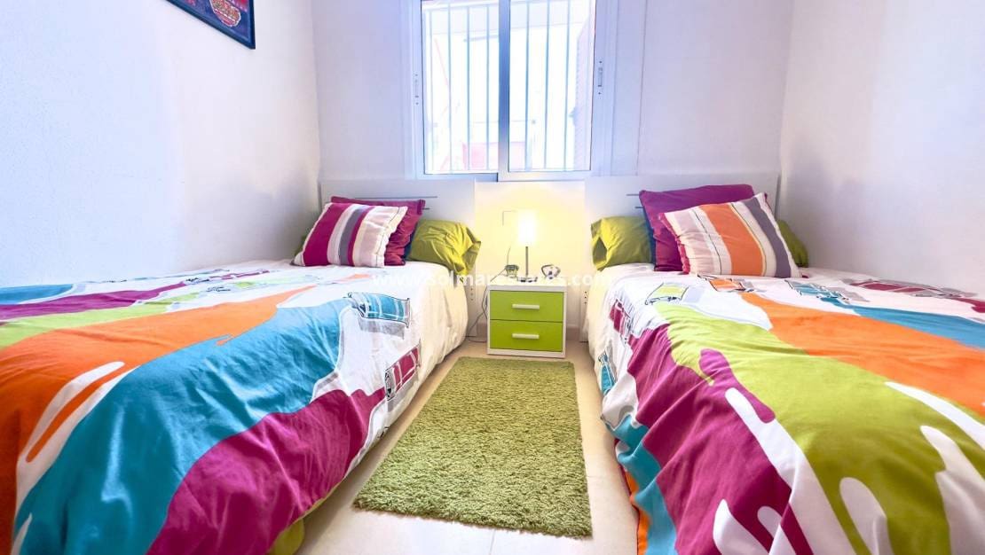 2 sovrum Lägenhet till salu i Playa Flamenca med pool - 229 900 € (Ref: 10025995)