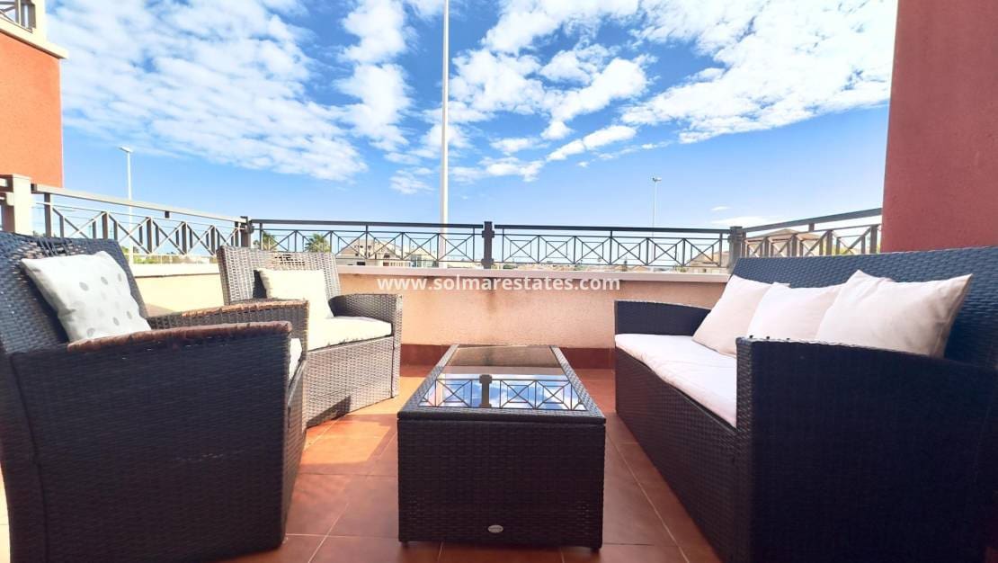 2 sovrum Lägenhet till salu i Playa Flamenca med pool - 229 900 € (Ref: 10025995)