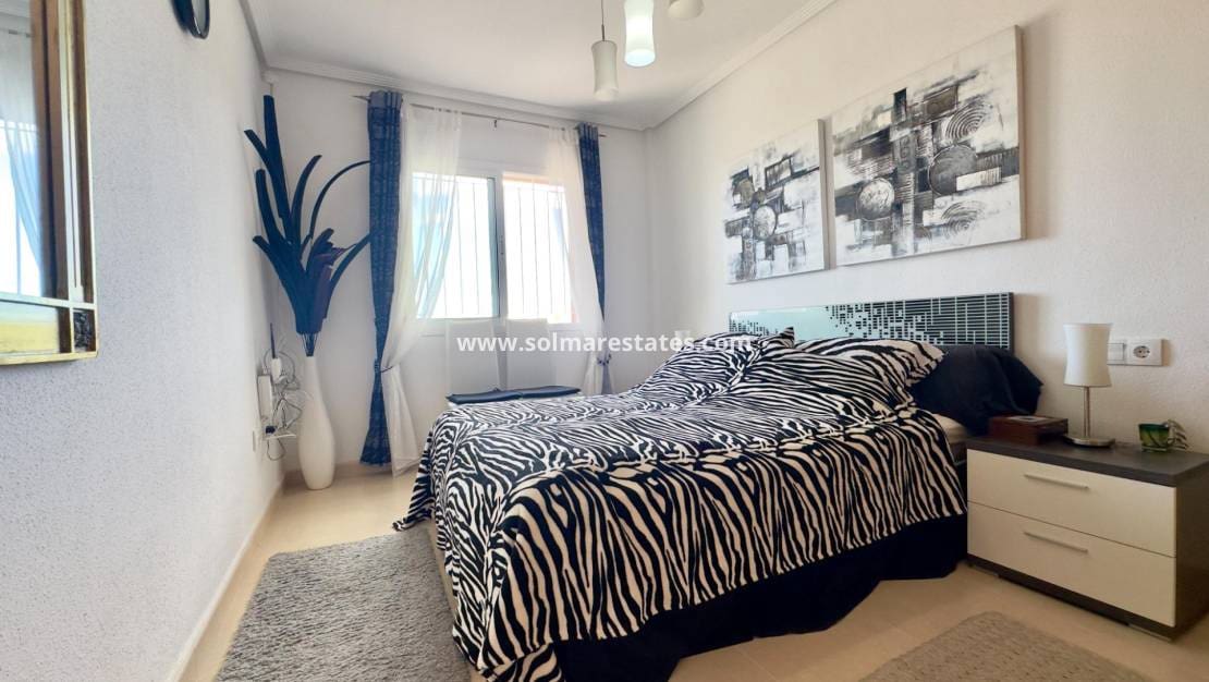 2 sovrum Lägenhet till salu i Playa Flamenca med pool - 229 900 € (Ref: 10025995)