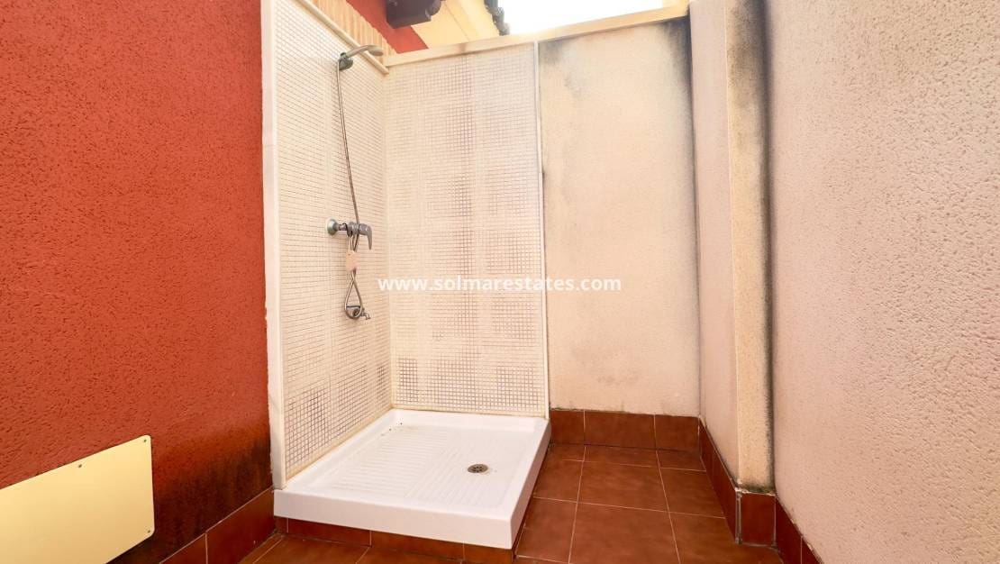 2 sovrum Lägenhet till salu i Playa Flamenca med pool - 229 900 € (Ref: 10025995)