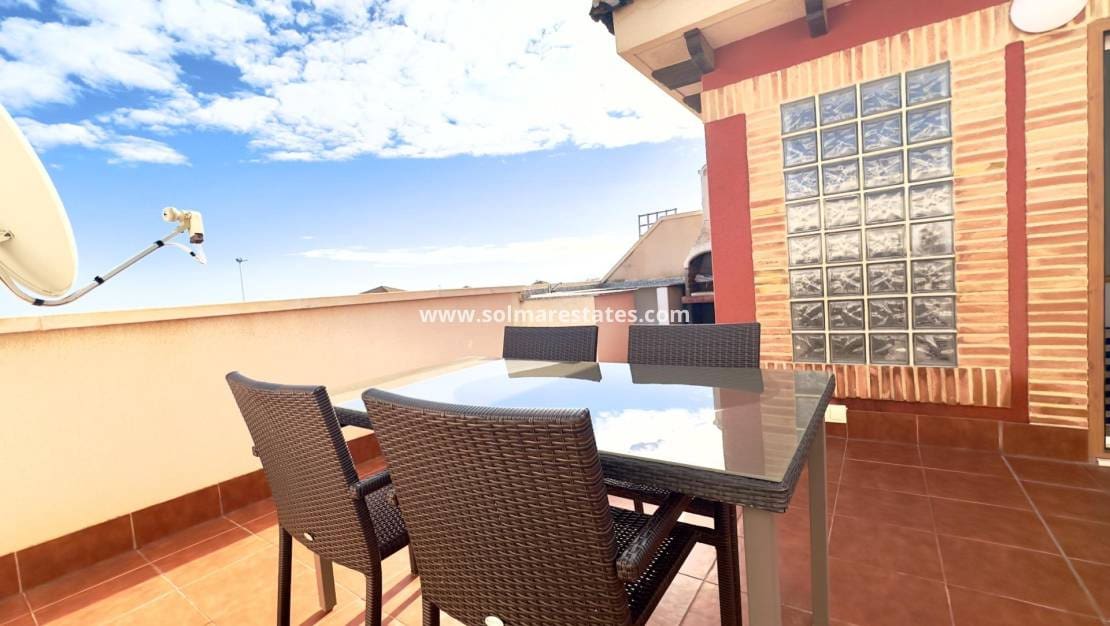 2 sovrum Lägenhet till salu i Playa Flamenca med pool - 229 900 € (Ref: 10025995)