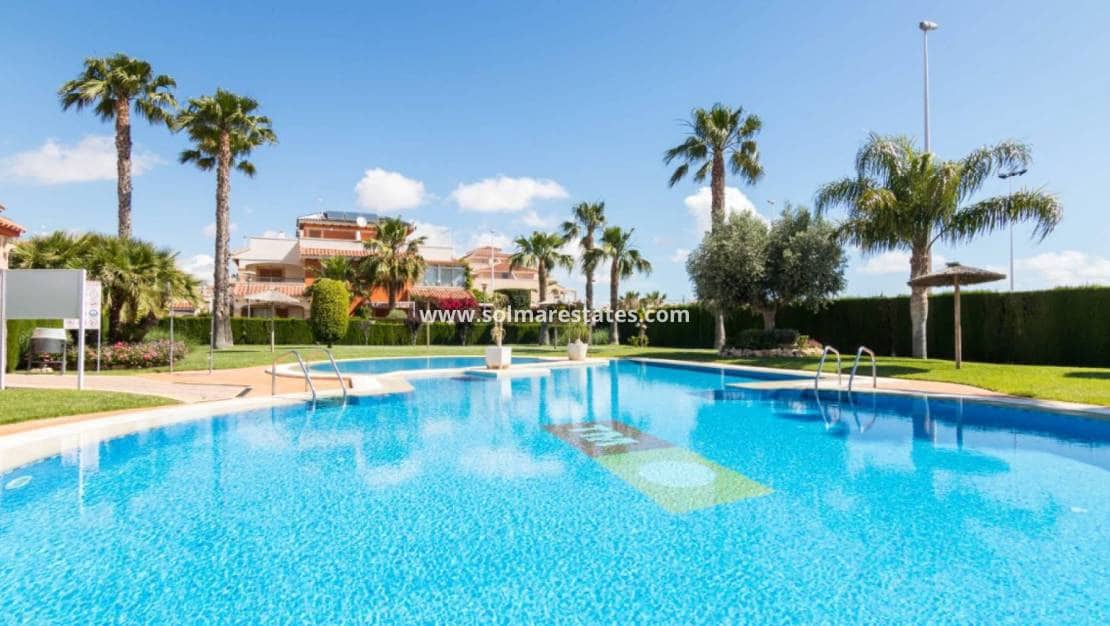 2 sovrum Lägenhet till salu i Playa Flamenca med pool - 229 900 € (Ref: 10025995)