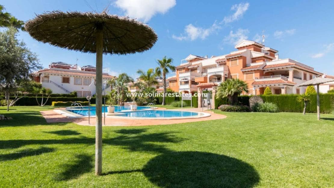 2 sovrum Lägenhet till salu i Playa Flamenca med pool - 229 900 € (Ref: 10025995)