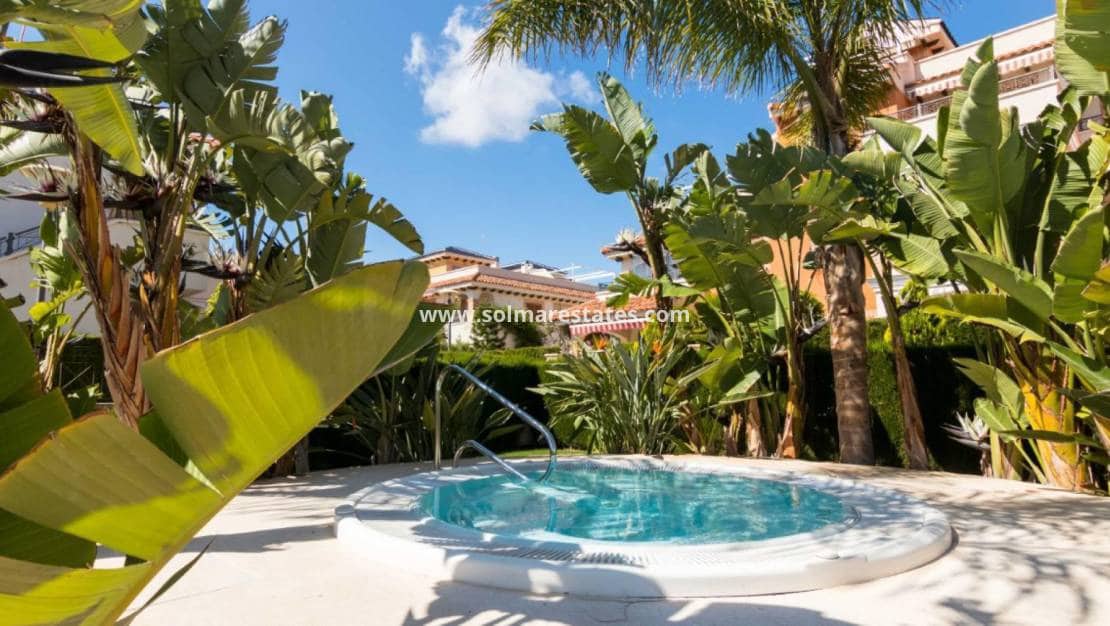 2 sovrum Lägenhet till salu i Playa Flamenca med pool - 229 900 € (Ref: 10025995)