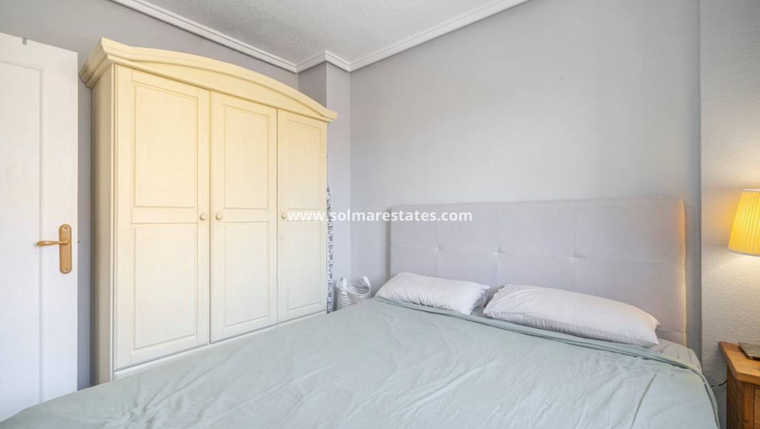 3 chambre Villa/Maison Semi-Mitoyenne à vendre à Dona Pepa avec piscine - 279 000 € (Ref: 10025996)
