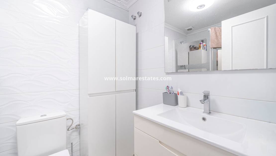 3 chambre Villa/Maison Semi-Mitoyenne à vendre à Dona Pepa avec piscine - 279 000 € (Ref: 10025996)