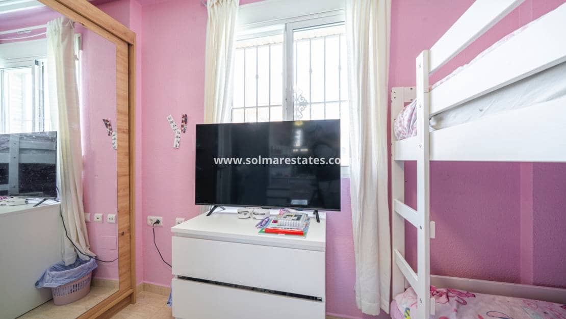 3 chambre Villa/Maison Semi-Mitoyenne à vendre à Dona Pepa avec piscine - 279 000 € (Ref: 10025996)